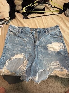 American Eagle Outfitters Light Blue Floral Bleached Distressed Denim Shorts